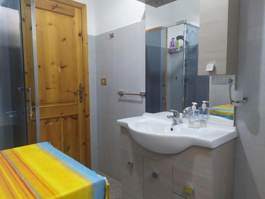 Appartamento A 50 Mt Dal Mare Cala Gonone Bagian luar foto