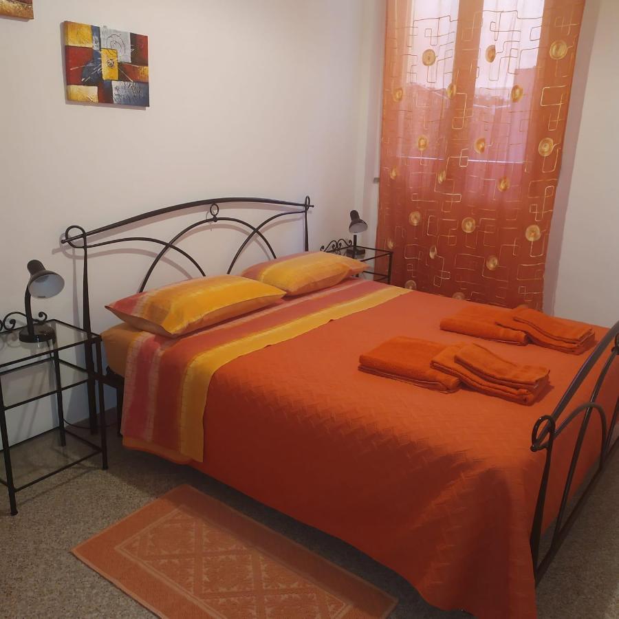 Appartamento A 50 Mt Dal Mare Cala Gonone Bagian luar foto